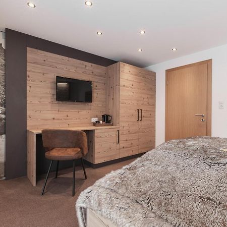 Birkheim Hotell Ischgl Exteriör bild