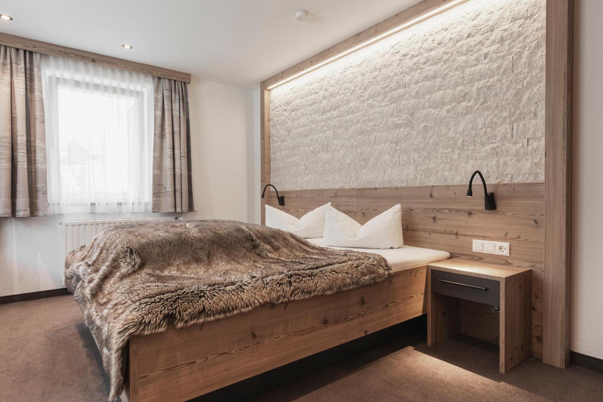 Birkheim Hotell Ischgl Rum bild