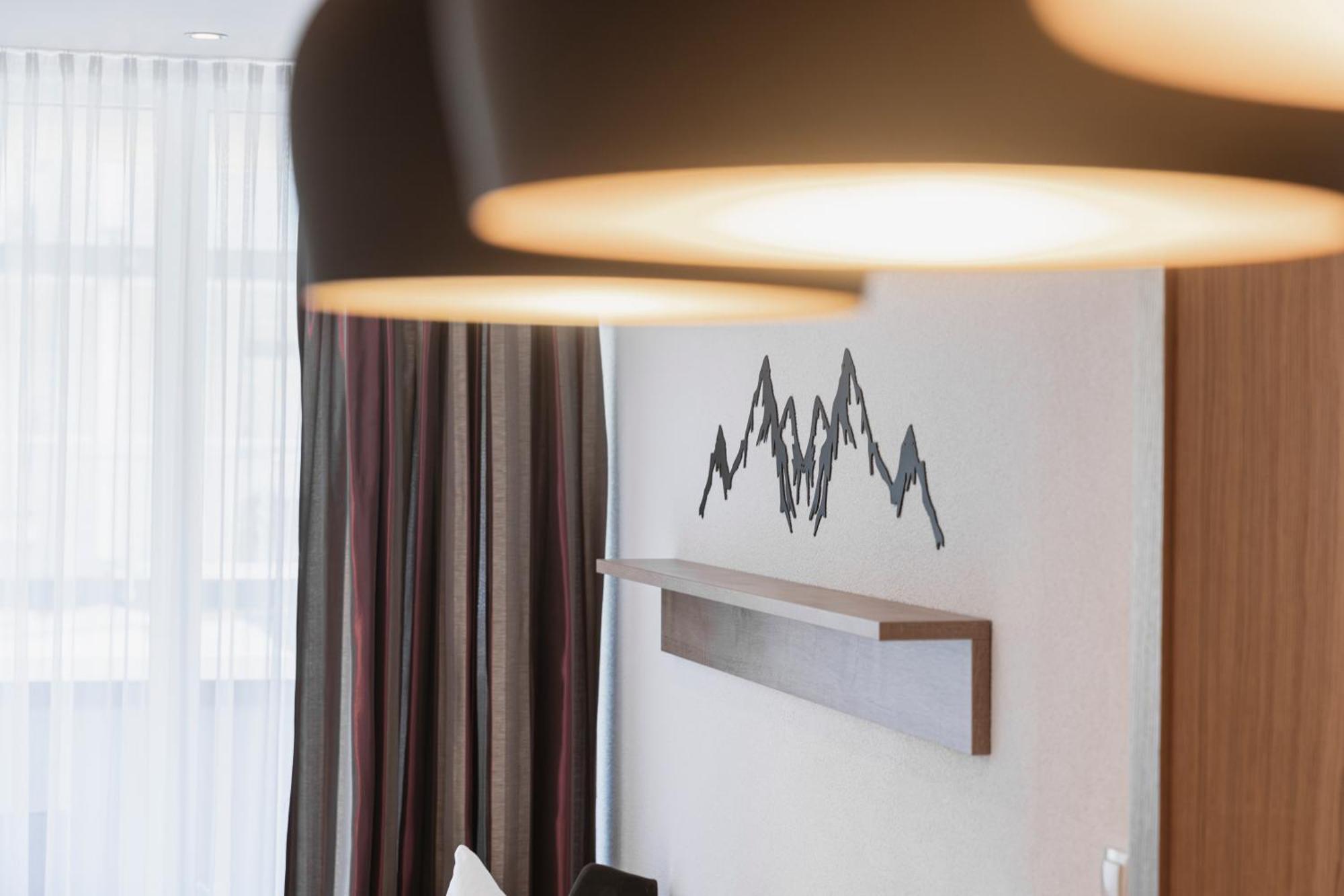 Birkheim Hotell Ischgl Rum bild