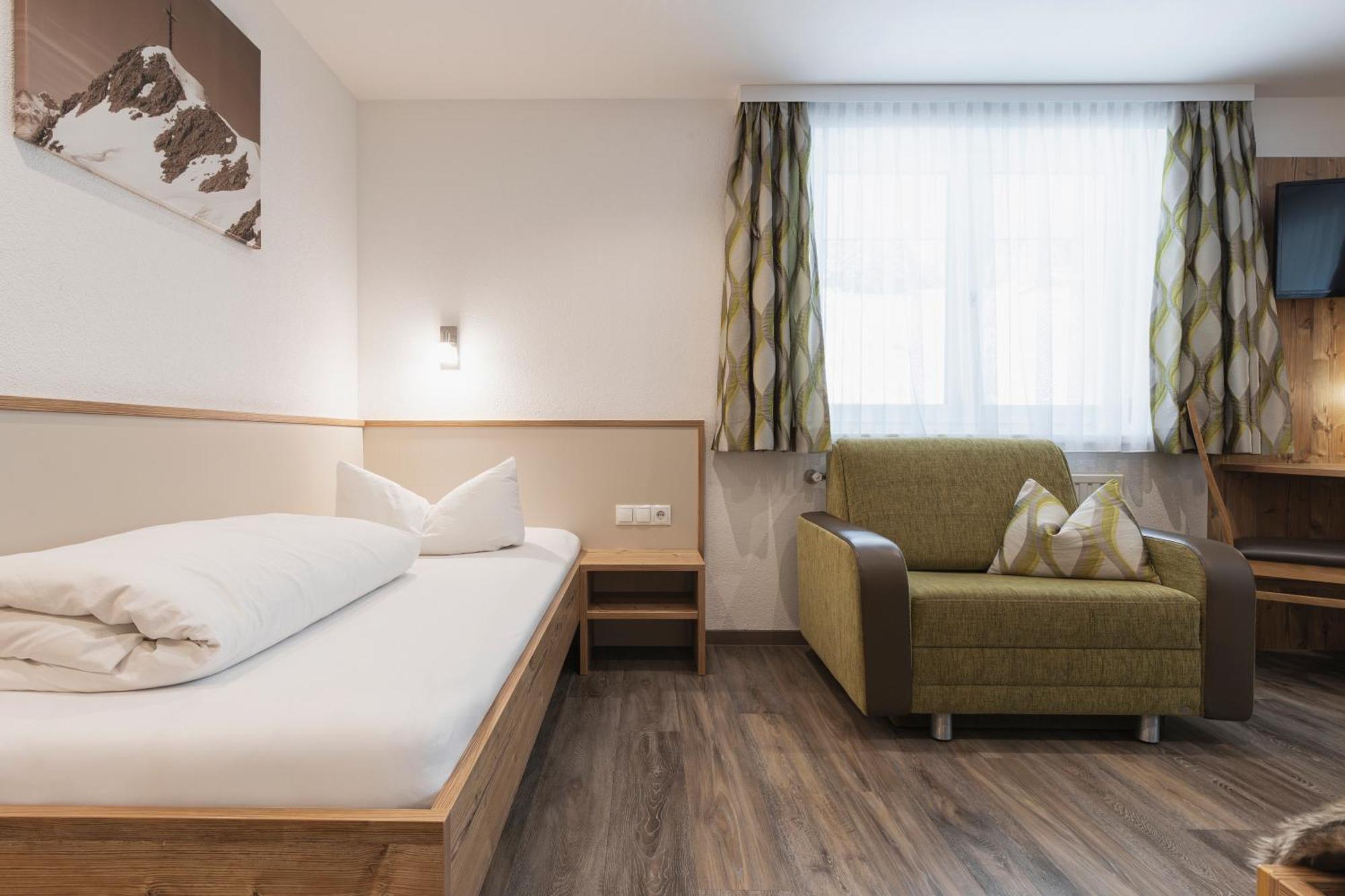 Birkheim Hotell Ischgl Rum bild