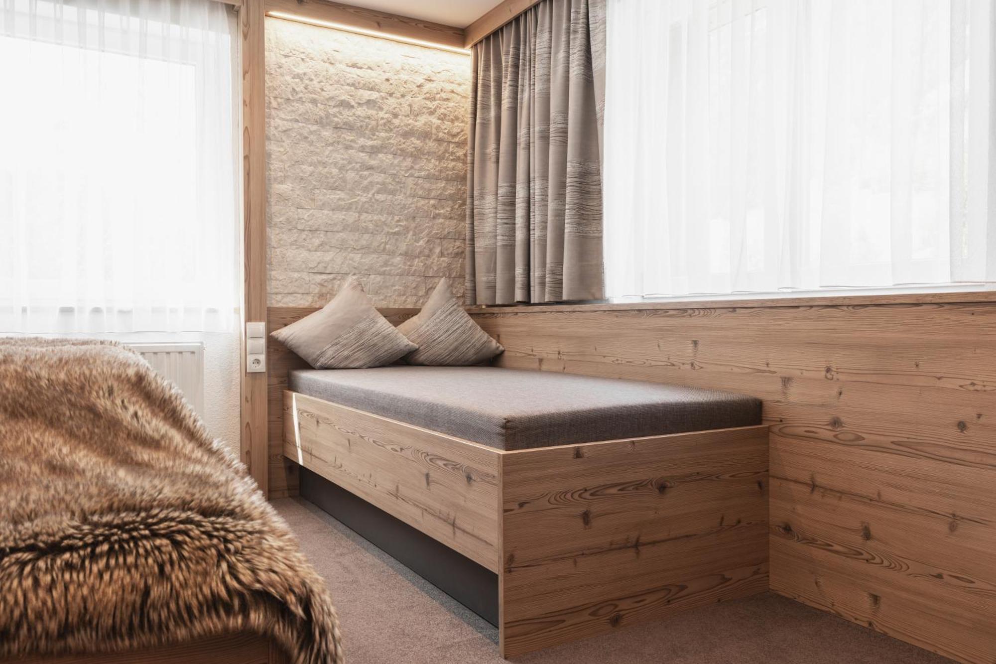Birkheim Hotell Ischgl Rum bild