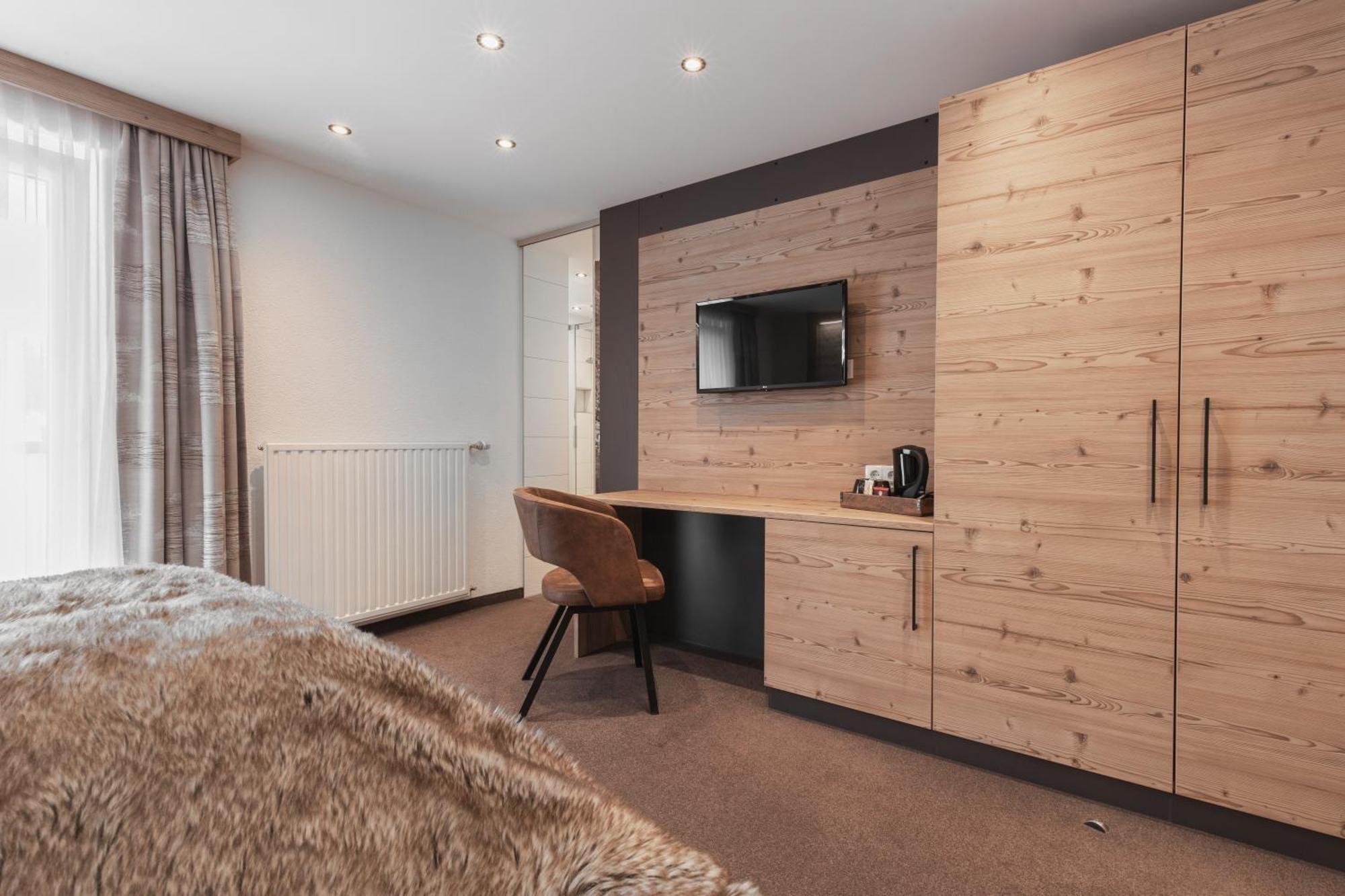 Birkheim Hotell Ischgl Rum bild