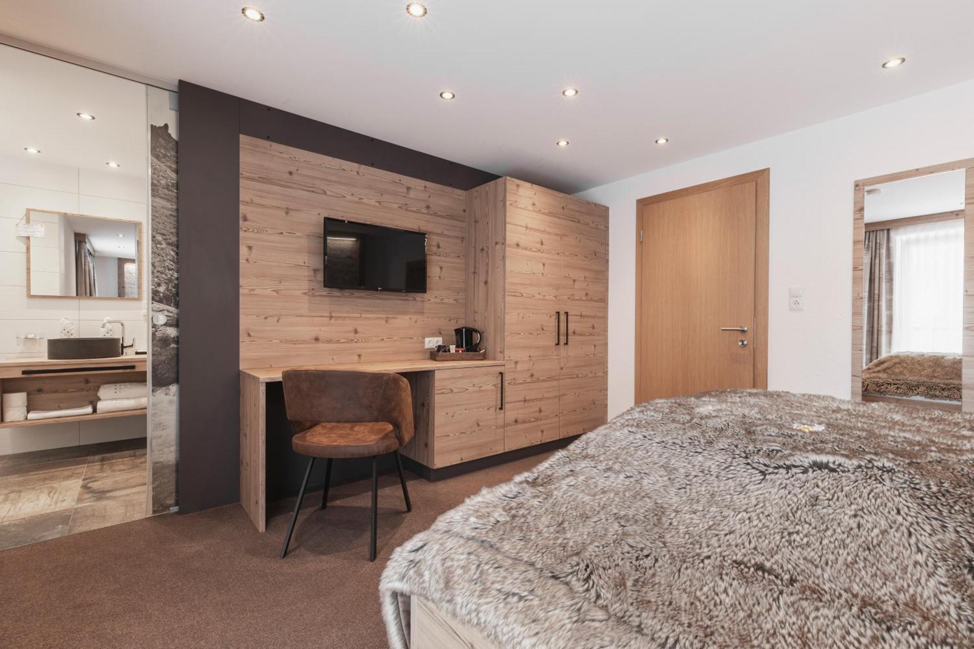 Birkheim Hotell Ischgl Exteriör bild