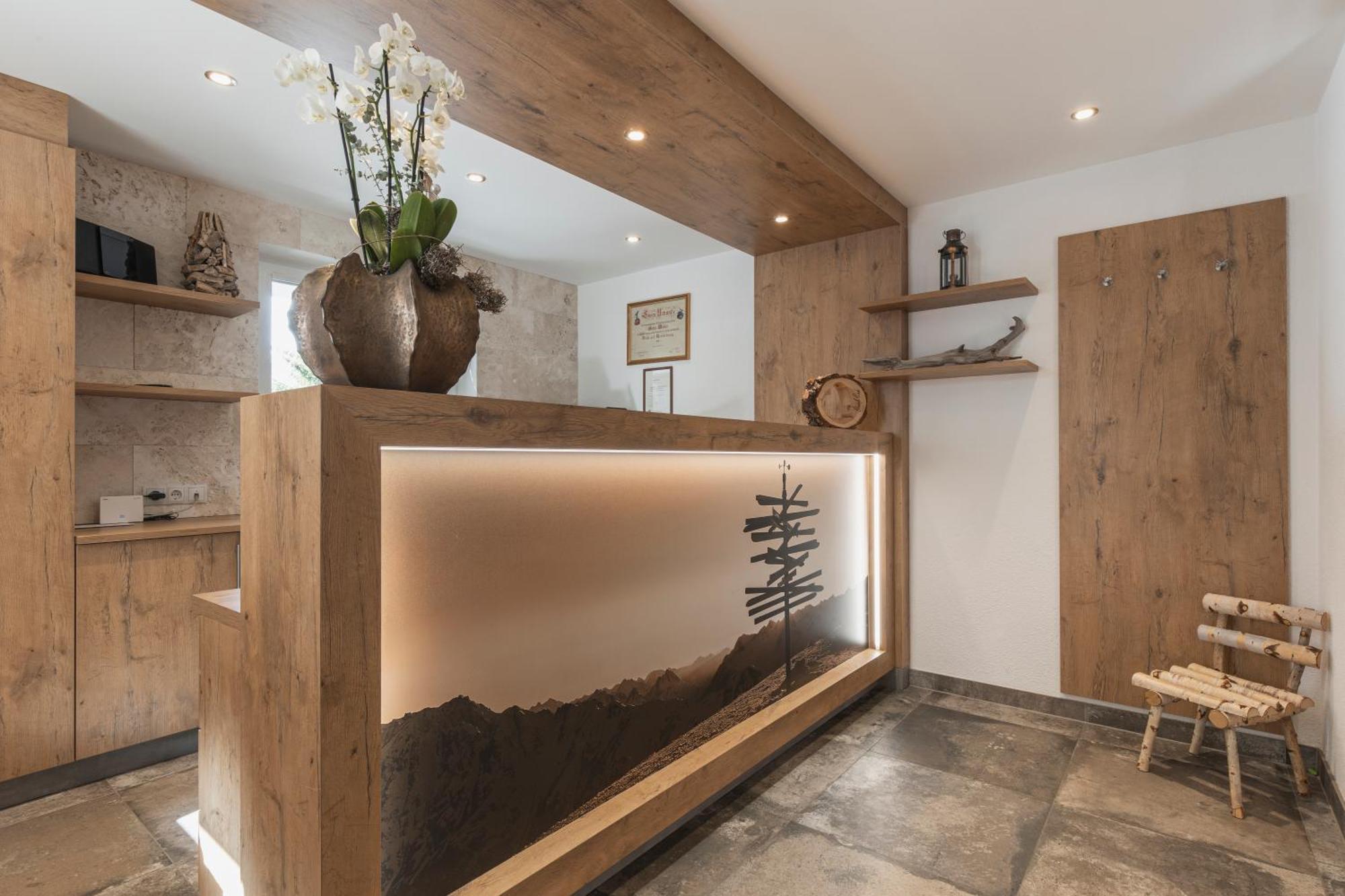 Birkheim Hotell Ischgl Exteriör bild
